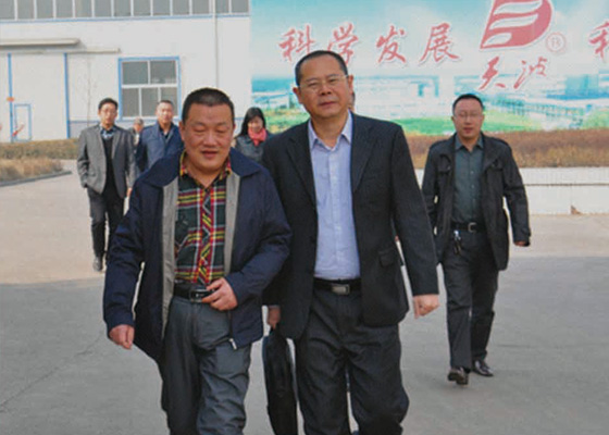 中山大學(xué)管理學(xué)院副院長符正平來公司考察